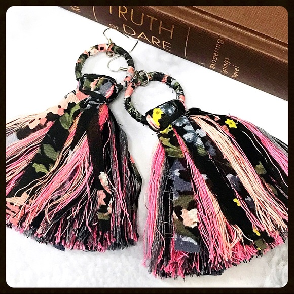 Winnfritt Jewelry - BOGO💫 Midnight Blush